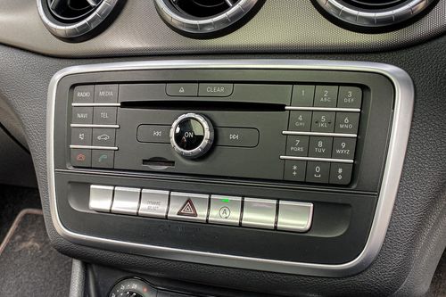 2016 Mercedes Benz CLA-Class 200 SPORT bekas