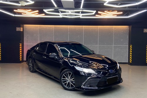 2021 Toyota Camry Hybrid 2.5 HV bekas