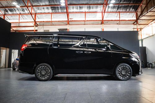 Used 2023 Lexus LM 350 (4-Seater)