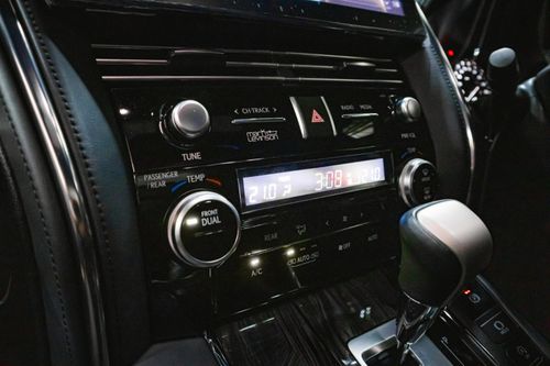Used 2023 Lexus LM 350 (4-Seater)