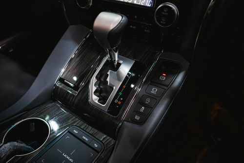 Used 2023 Lexus LM 350 (4-Seater)