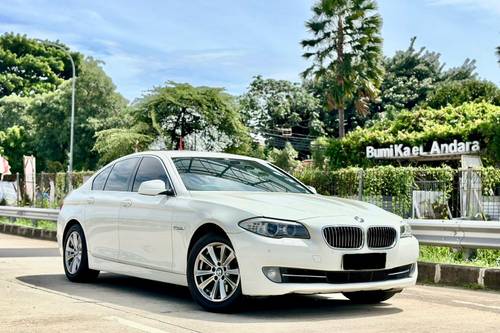 2012 BMW 5 Series Sedan  520i A/T F 10 bekas