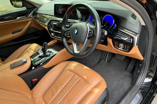 2019 BMW 5 Series Sedan  530i Luxury