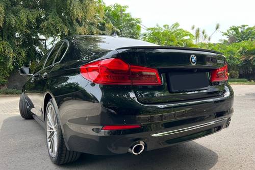 2019 BMW 5 Series Sedan  530i Luxury