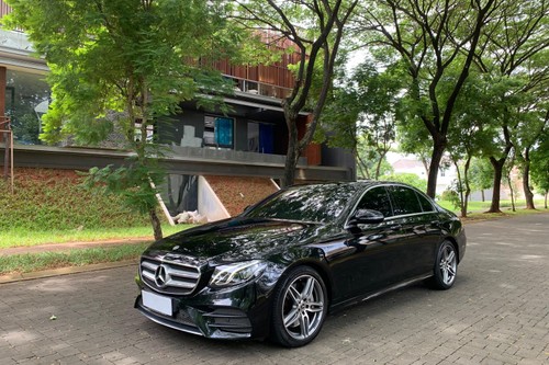 2018 Mercedes Benz E-Class  E 300 AMG Line bekas