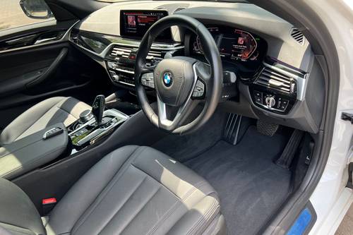 2021 BMW 5 Series Sedan  520i Luxury