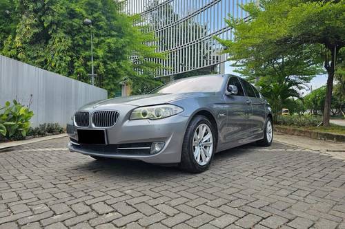 2013 BMW 5 Series Sedan  520i Luxury bekas