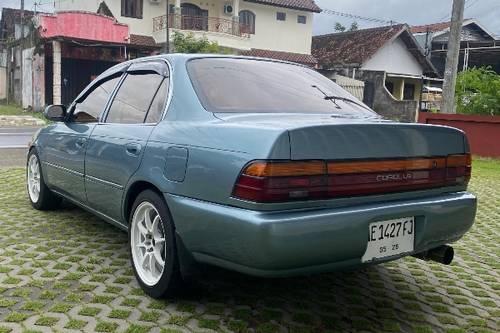 Dijual 1992 Toyota Corolla (1991-1995) 1.6 SE GREAT MT SDN bekas