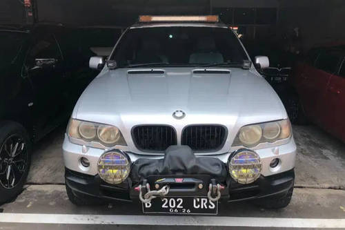 2001 BMW X5 3.0L AT BENSIN bekas