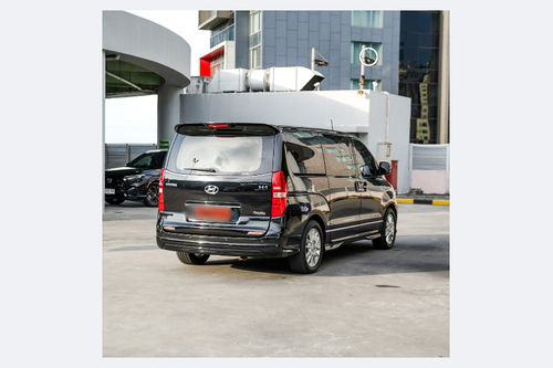 2015 Hyundai H1 2.4L ROYALE AT tua