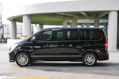 Dijual 2015 Hyundai H1 2.4L ROYALE AT bekas