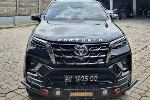 2021 Toyota Fortuner 2.4 GR Sport AT bekas