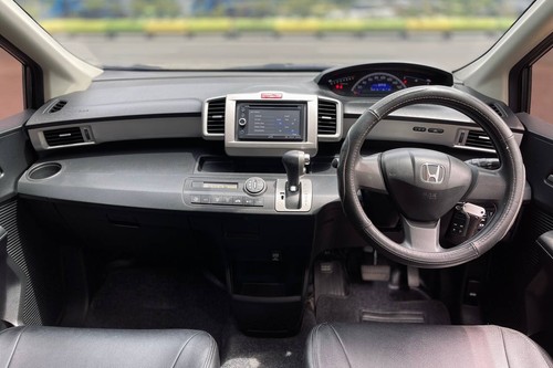 2013 Honda Freed PSD bekas