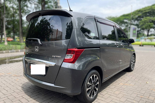 Dijual 2013 Honda Freed PSD bekas