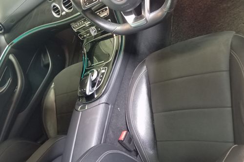 2017 Mercedes Benz E-Class E 300 AMG Line bekas