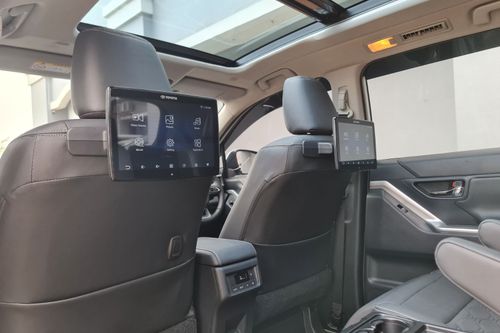 Dijual 2023 Toyota Kijang Innova Zenix Hybrid EV 2.0L Q HV CVT TSS Modellista bekas
