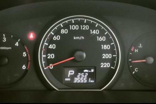 2016 Hyundai H1 2.5L CRDi Royale bekas