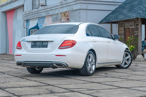 Dijual 2017 Mercedes Benz E-Class E 250 Avantgarde Line bekas