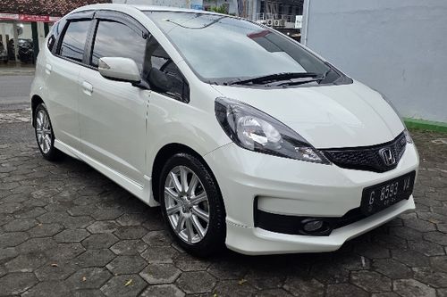 Second hand 2014 Honda Jazz RS CVT A/T 
