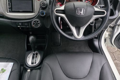 Second hand 2014 Honda Jazz RS CVT A/T 