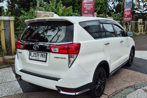 2019 Toyota Kijang Innova REBORN 2.4 Q MT DIESEL VENTURER bekas