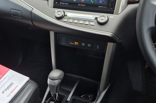 2019 Toyota Kijang Innova REBORN 2.4 Q MT DIESEL VENTURER bekas