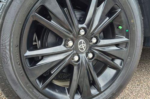 2019 Toyota Kijang Innova REBORN 2.4 Q MT DIESEL VENTURER tua