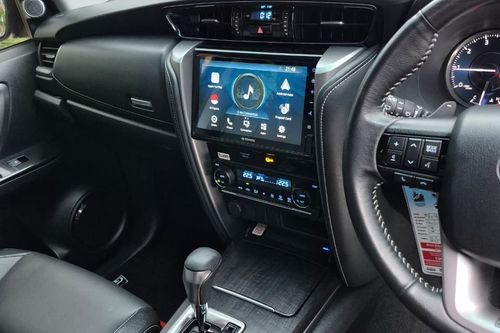 Dijual 2024 Toyota Fortuner 4x2 2.8 GR Sport AT DSL bekas