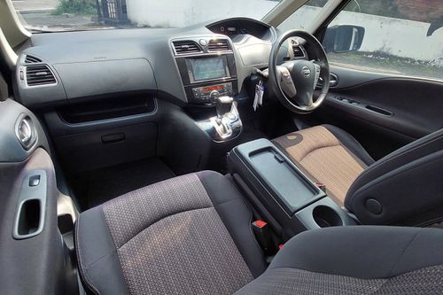 Used 2017 Nissan Serena HIGH WAY STAR A/T