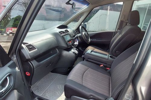 Used 2017 Nissan Serena HIGH WAY STAR A/T