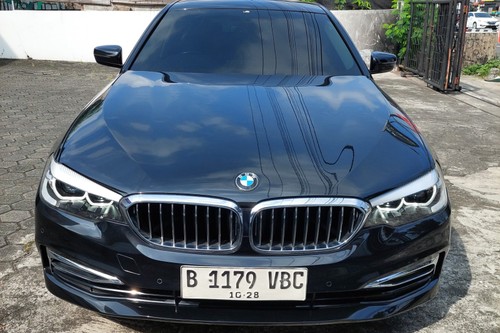 2018 BMW 5 Series Sedan  520i Luxury