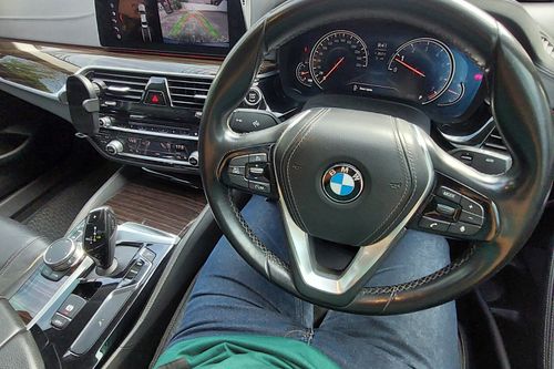 Dijual 2018 BMW 5 Series Sedan 520i Luxury bekas