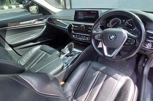 2018 BMW 5 Series Sedan 520i Luxury tua