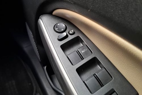 2012 Mazda 2 Sedan R 1.5 AT tua