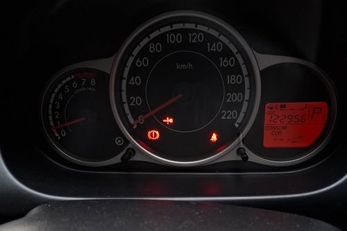 Dijual 2012 Mazda 2 Sedan R 1.5 AT bekas