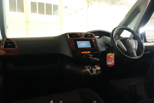 2015 Nissan Serena 2.0 X AT HWS bekas