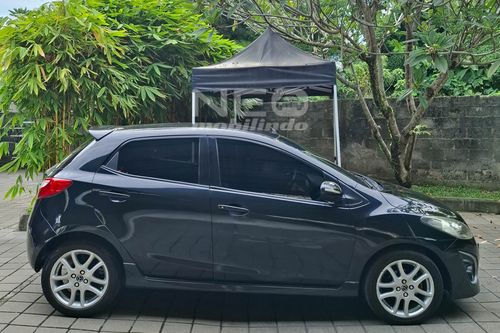 Dijual 2013 Mazda 2 Hatchback HATCHBACK 1.5 RZ AT bekas