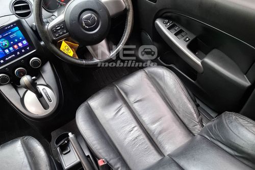 Dijual 2013 Mazda 2 Hatchback HATCHBACK 1.5 RZ AT bekas