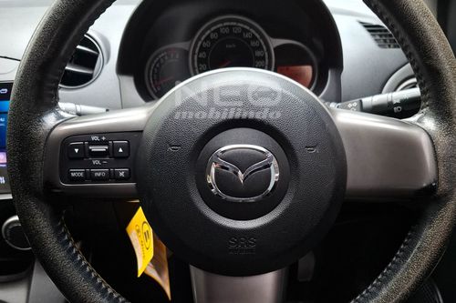 2013 Mazda 2 Hatchback HATCHBACK 1.5 RZ AT tua