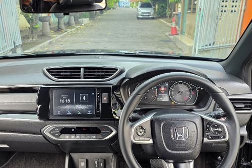 Old 2023 Honda BRV Prestige CVT With Honda Sensing