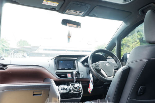 Used 2018 Toyota Voxy 2.0L AT