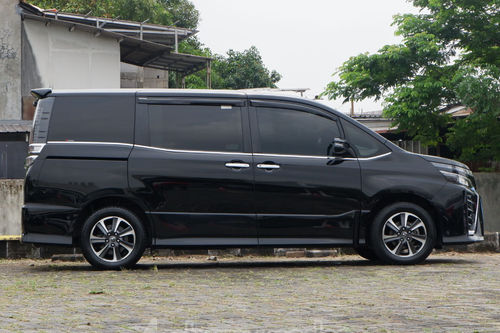 2nd Hand 2018 Toyota Voxy 2.0L AT