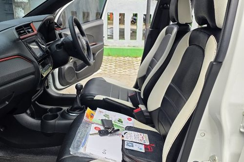 Dijual 2023 Honda Brio RS M/T bekas