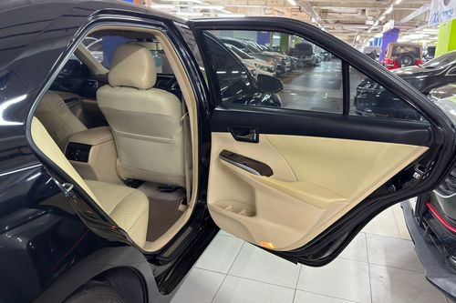 Dijual 2016 Toyota Camry 2.5 V AT bekas