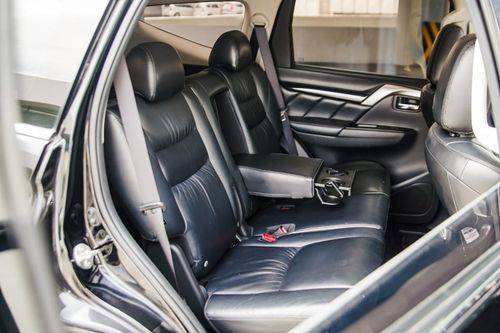 Dijual 2020 Mitsubishi Pajero Sport Dakar 4x2 AT bekas