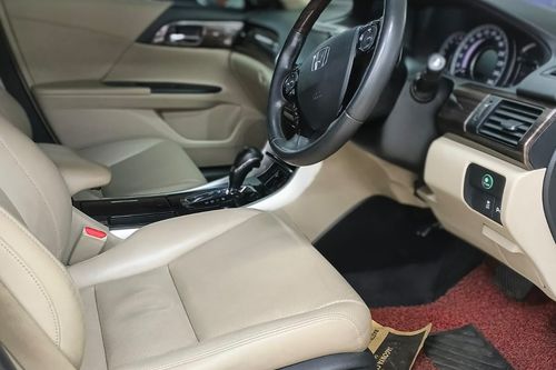 2016 Honda Accord 2.4L VTi-L tua