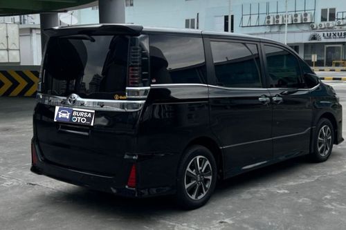 2018 Toyota Voxy 2.0L AT tua