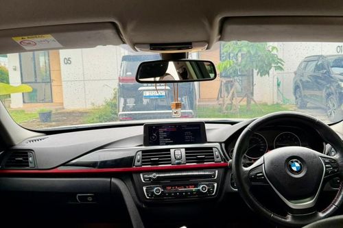 2015 BMW 3 Series Sedan 320i Sport tua