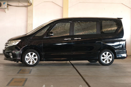 Dijual 2015 Nissan Serena 2.0L Highway Star AT bekas