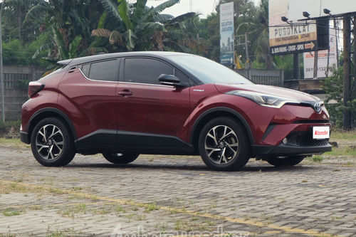 2019 Toyota CHR 1.8L Dual Tone tua